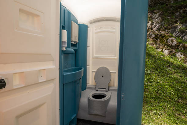 Best Porta potty delivery and setup  in Chesterland, OH